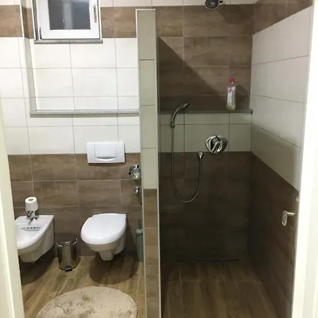 Apartment App M-and-m *